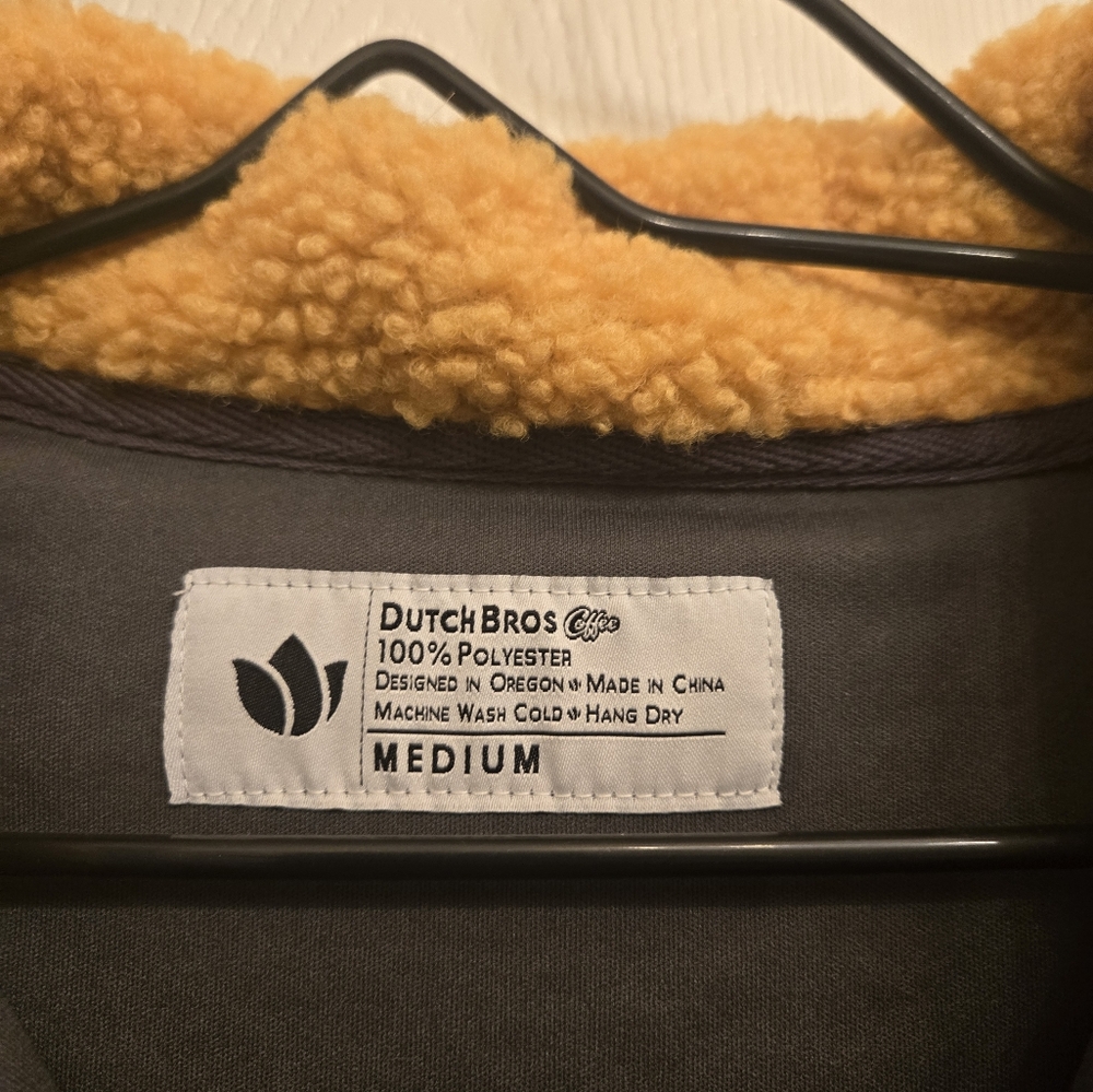 Colorblock Fleece Pullover - Picture 2 of 3